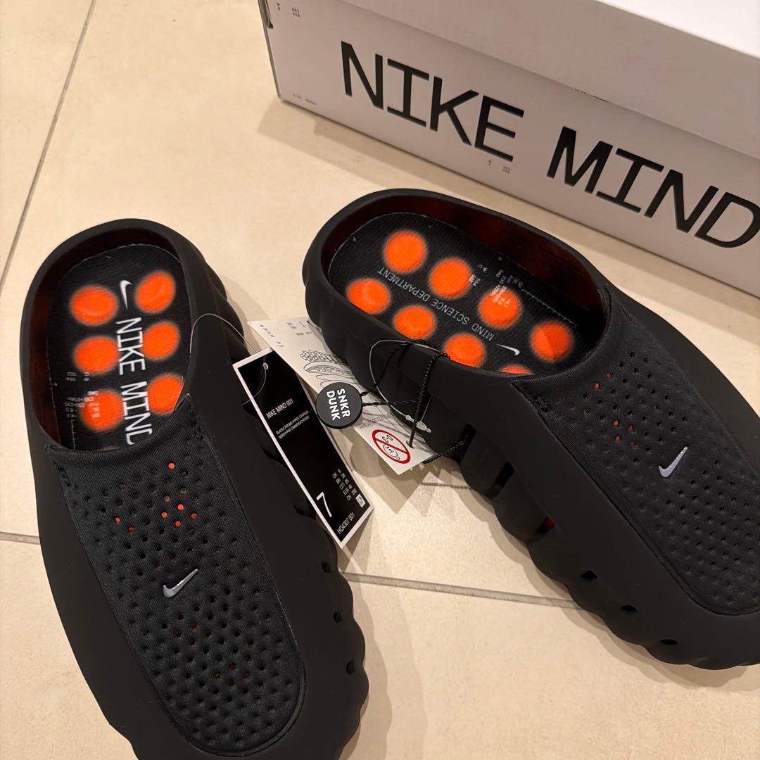 Nike Mind ブラックサンダル