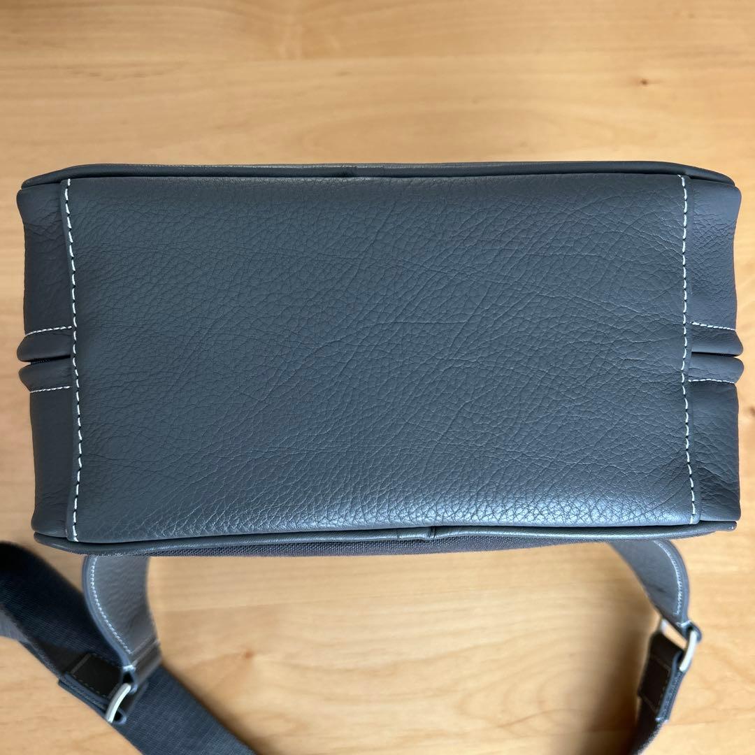 レザーカメラバック　objcts.io 防水加工