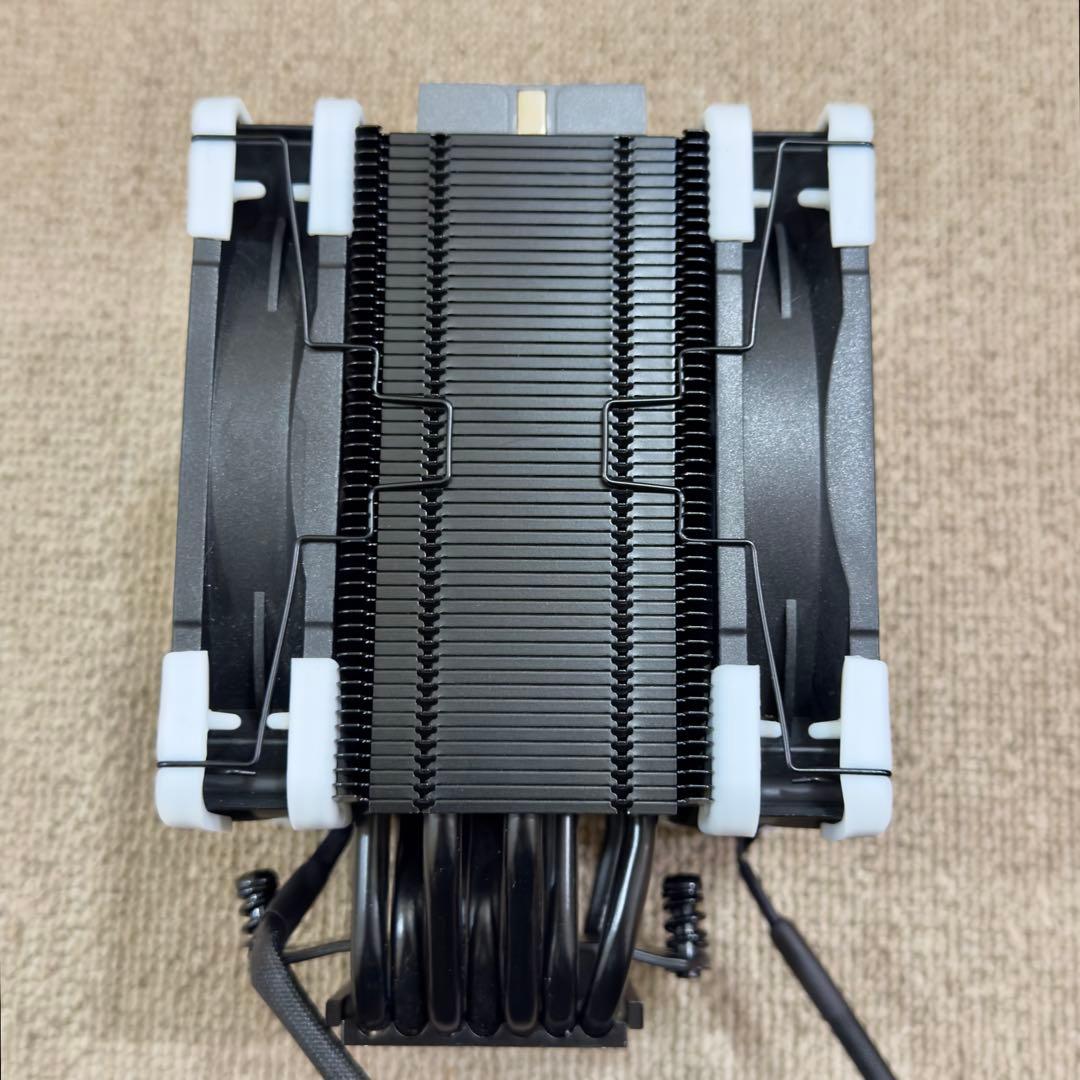Noctua NH-U12A chromax.black カスタムパーツ付き