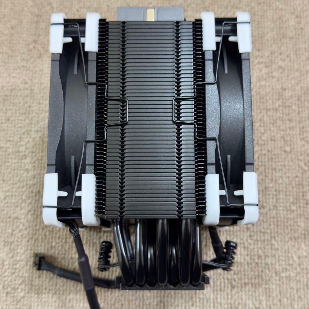 Noctua NH-U12A chromax.black カスタムパーツ付き