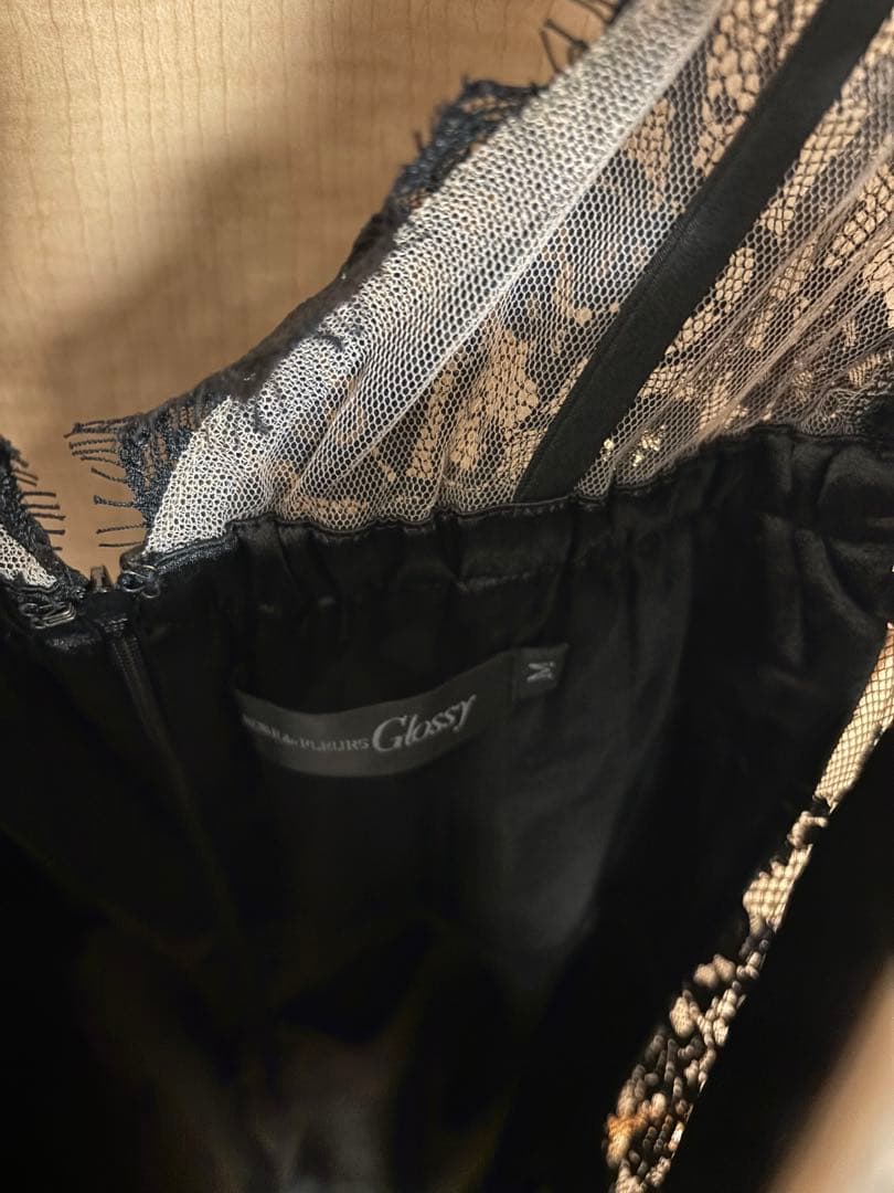 レース付きブラックロングドレス