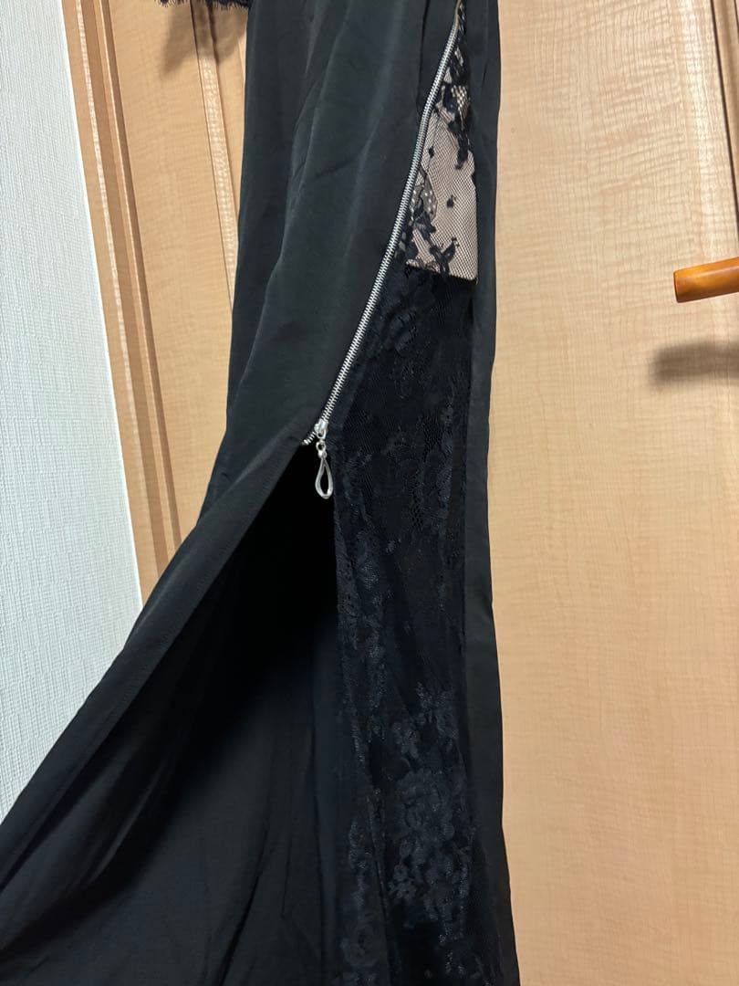 レース付きブラックロングドレス