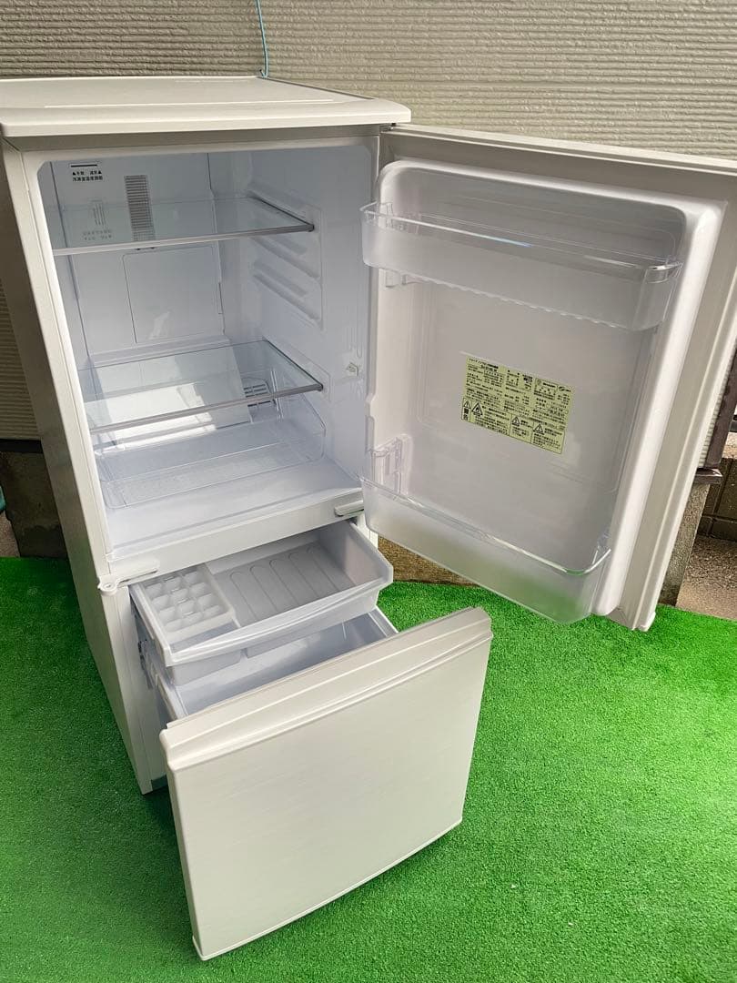 595分解洗浄済み✨ シャープ 左右付け替え可能2ドア冷蔵庫 ホワイトインテリア