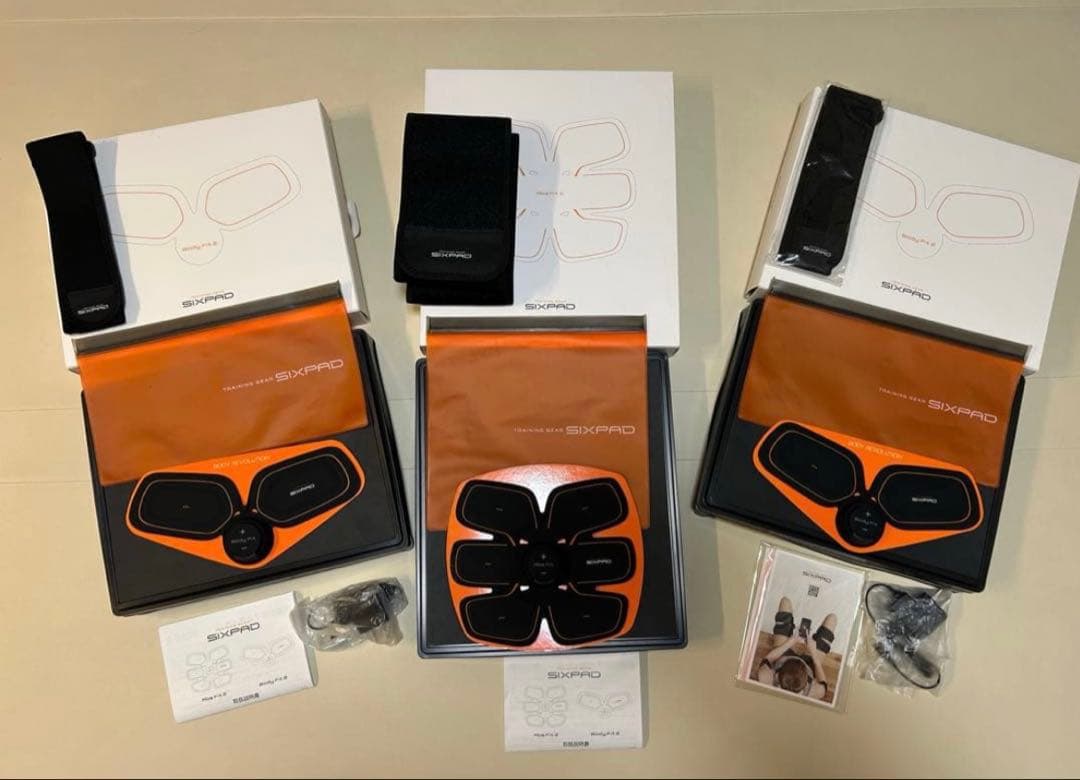 チュウ　シックスパッド＋蝶ネクタイ