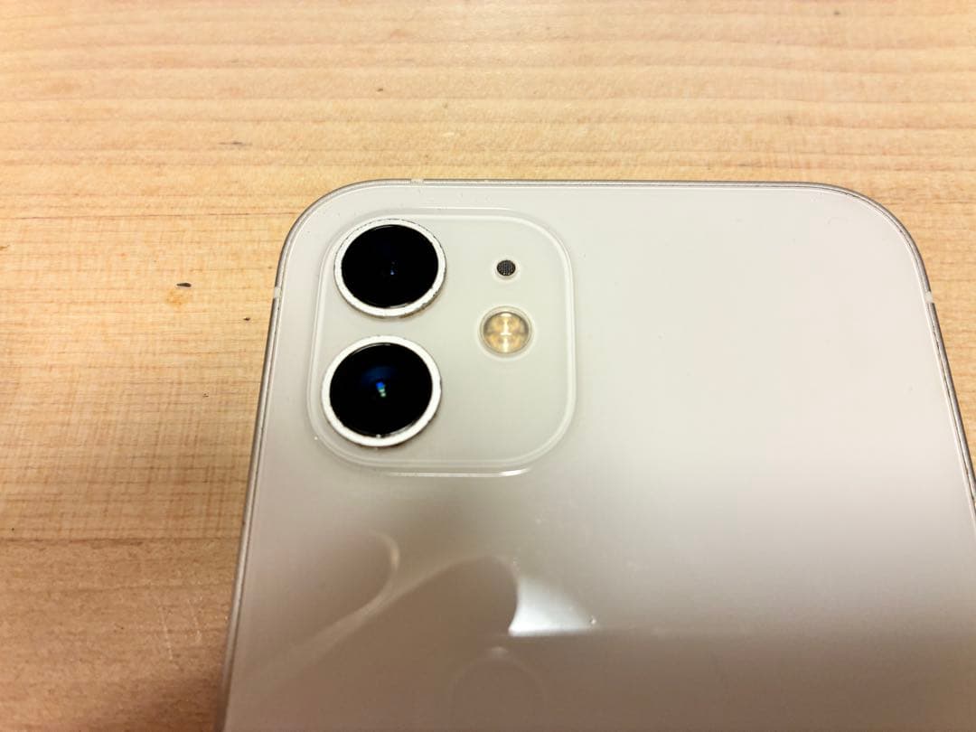 傷あり中古　iPhone12本体　ホワイト　白