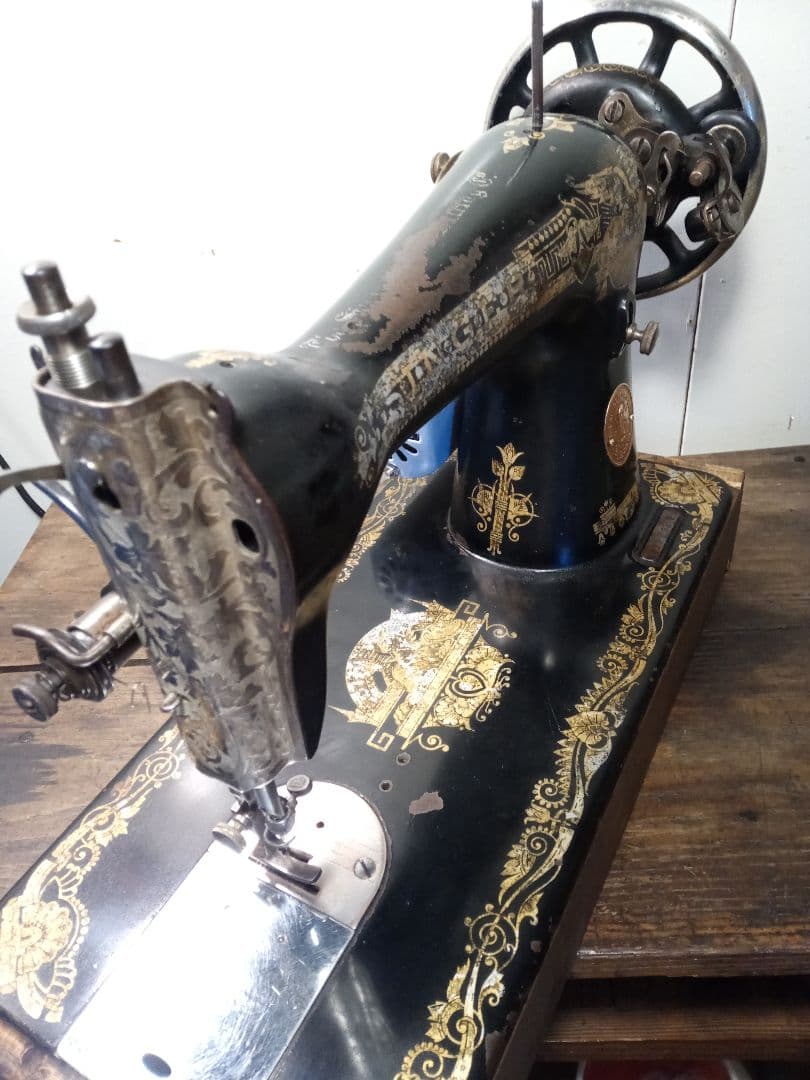 最終超特価　縫うためのアンティークミシン　シンガー　スフインクス　モーター付