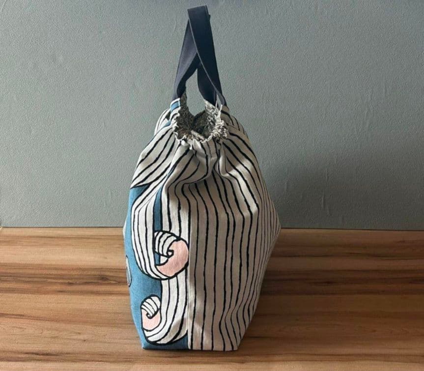 【はなこ】ミナペルホネンハンドメイドシャーリングバッグ（スイング、ブルー）