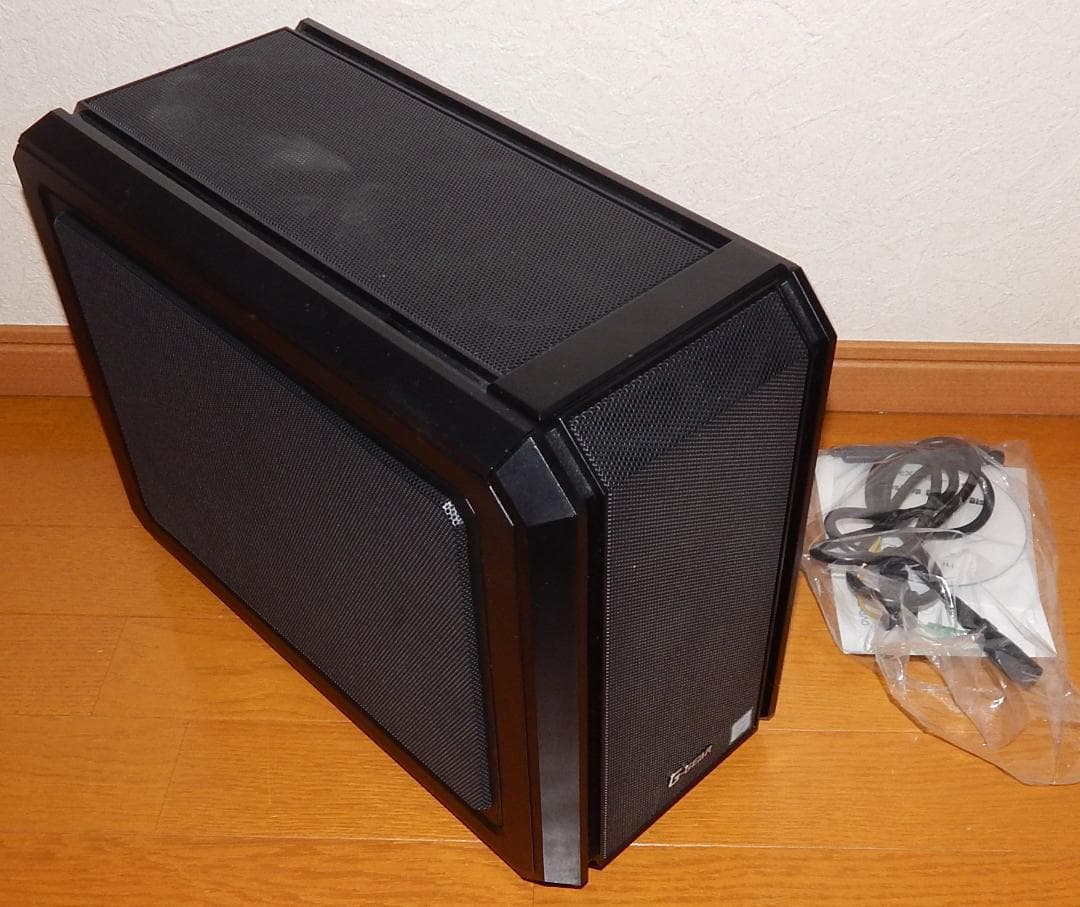 ツクモ G-GEAR キューブ型PC　i3 6100/GT730/Win11