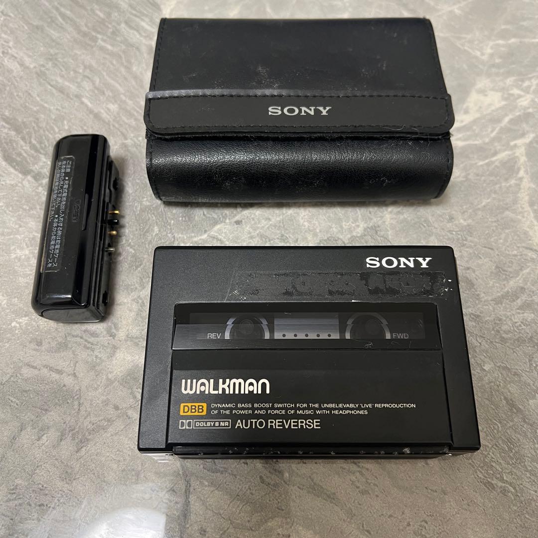 SONY カセットウォークマン WALKMAN WM-150 外観カバー付き