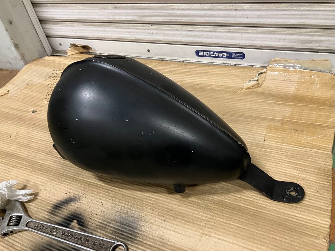 SR400用　リブ付き　ピーナツタンク