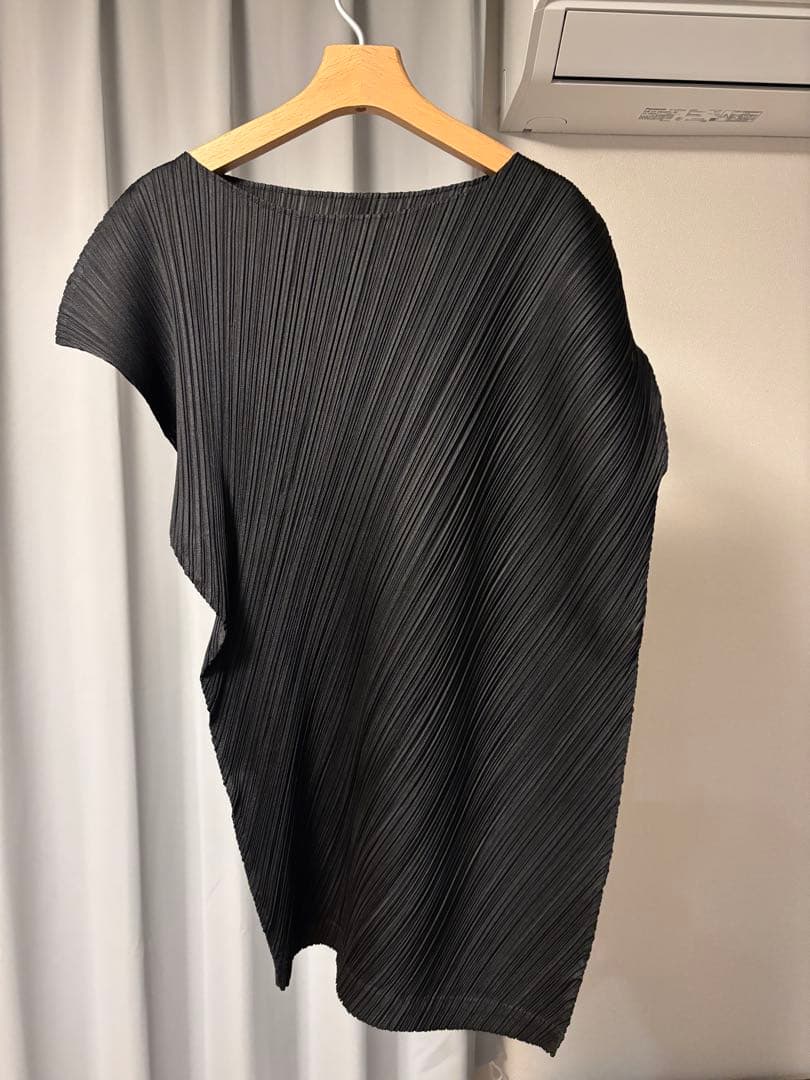 pleatsplease 変形　プリーツ　トップス