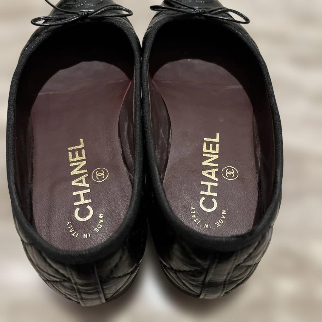 CHANEL ブラック フラットシューズ