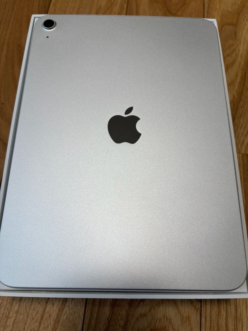 iPad (A16) 128GB シルバー wifi画面フィルム貼付け済み