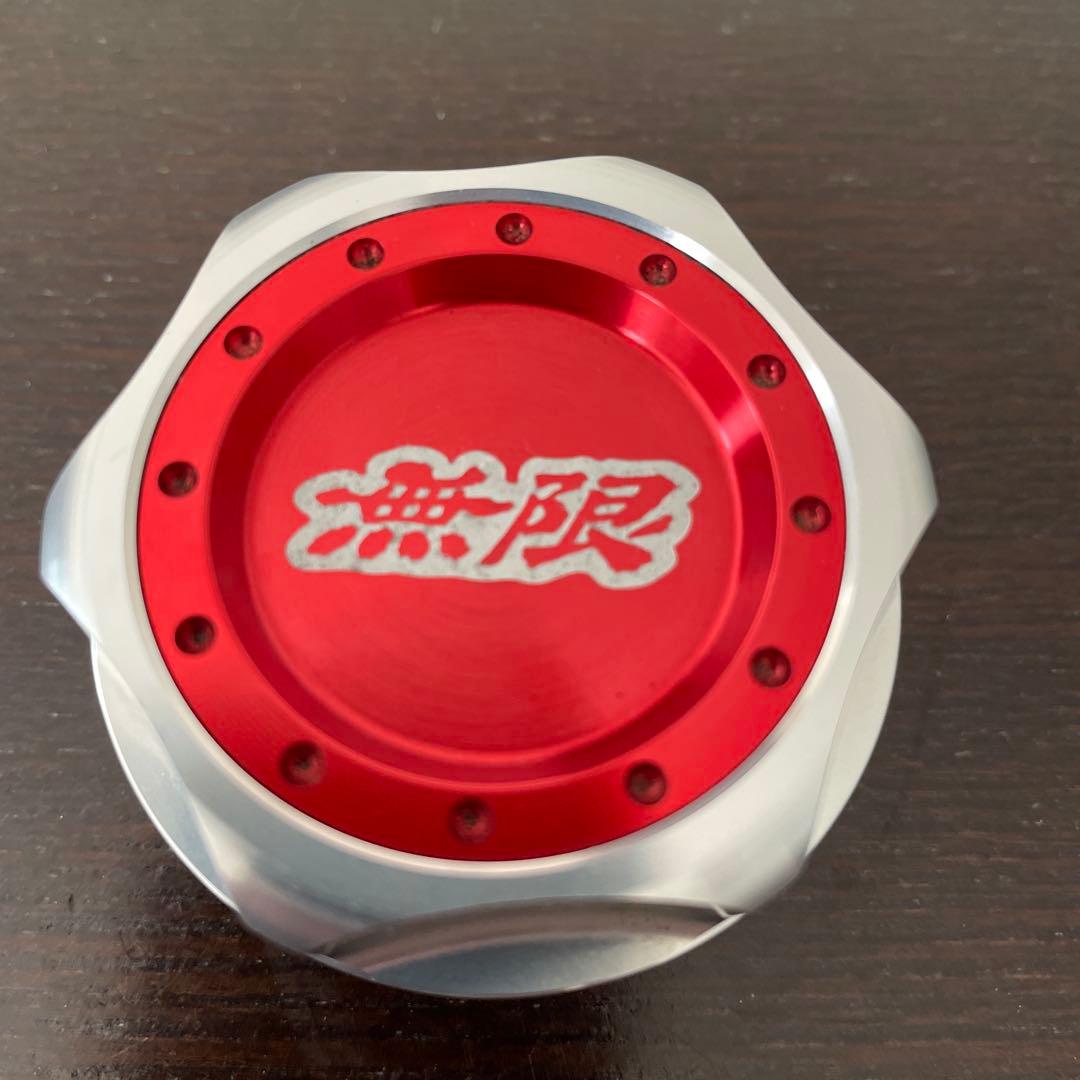 無限オイルキャップ アルミ製 赤