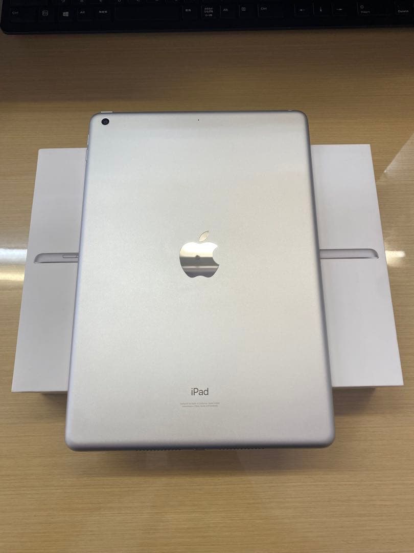m*n様 iPad 第9世代 Wi-Fi 256GB Smart Keyboar