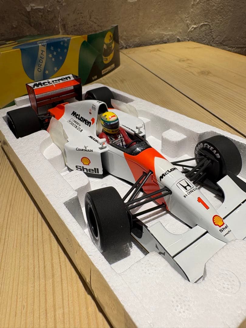 1/18ミニチャンプアイルトン・セナマクラーレン MP4/7 #1F1 1992