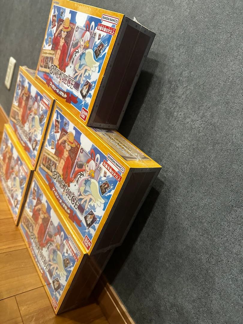 シュリンク付きONE PIECEカードゲーム ファミリーデッキセット 5BOX