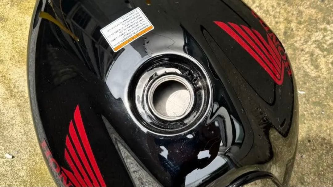 【無料配送可】HONDA ホーネット250 後期型タンク【凹みあり】