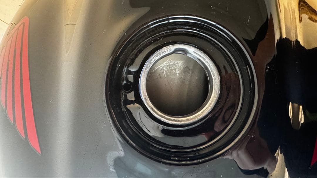 【無料配送可】HONDA ホーネット250 後期型タンク【凹みあり】