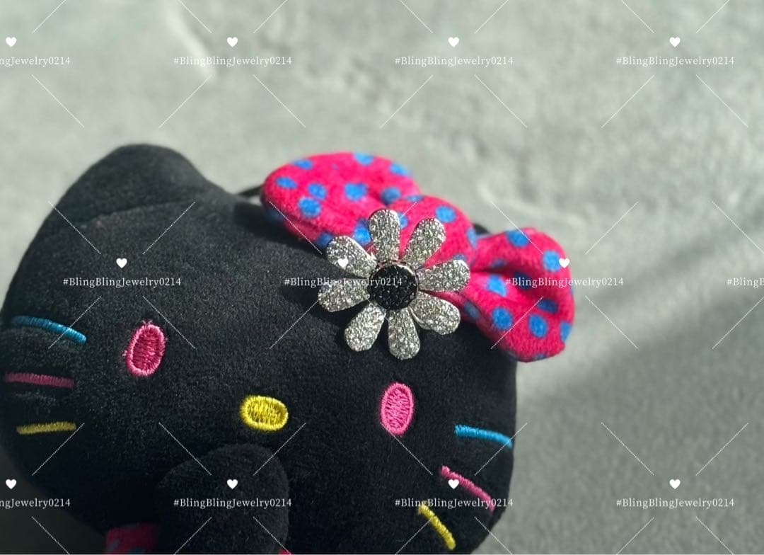 実物写真❤️Mio Harutaka好き❤️マーガレットピアス　片耳　黒✖️ホワイト