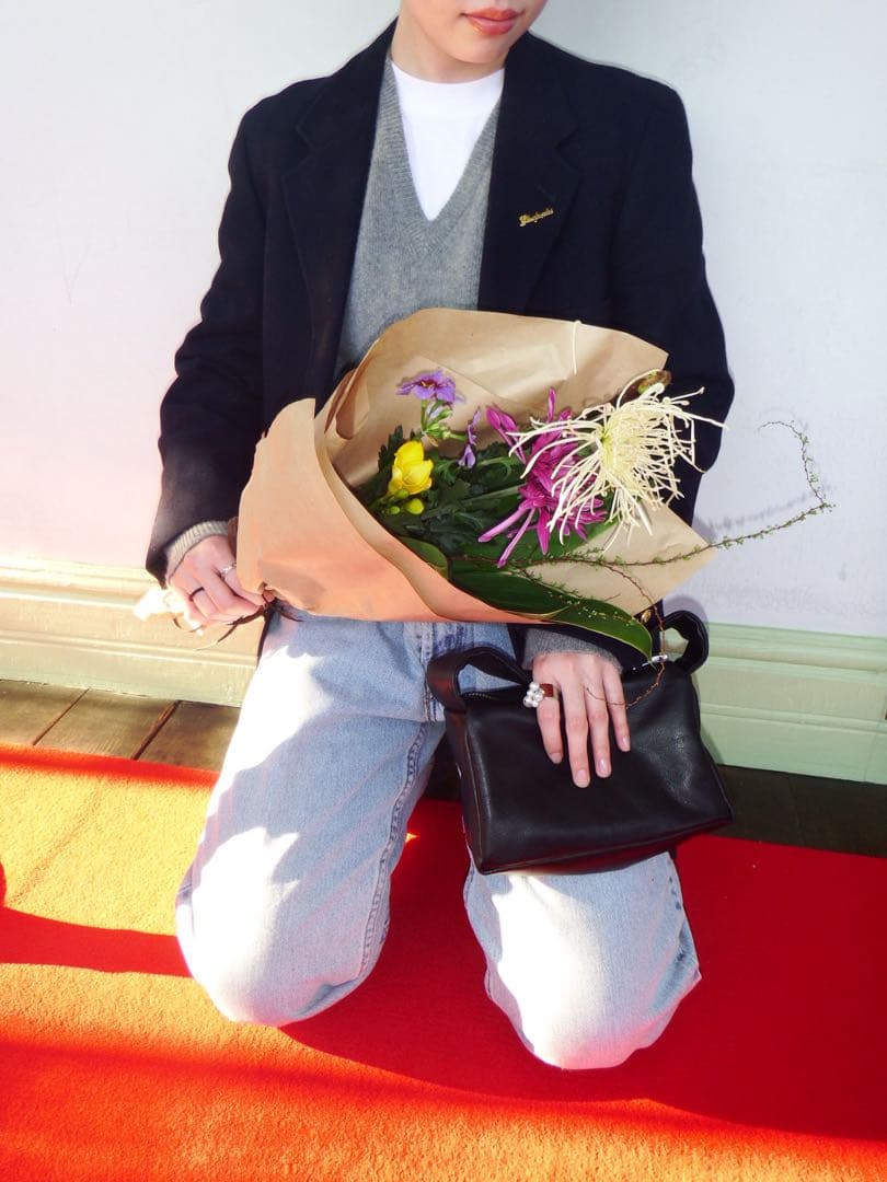 KEESE 黒 レザーショルダーバッグ ジップ Sサイズ ブラック ハンドバッグ