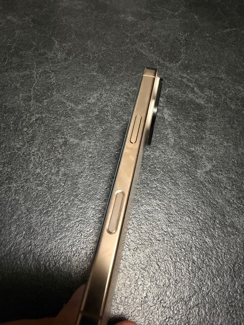 Apple iPhone 16 Pro 128GB デザートチタニウム