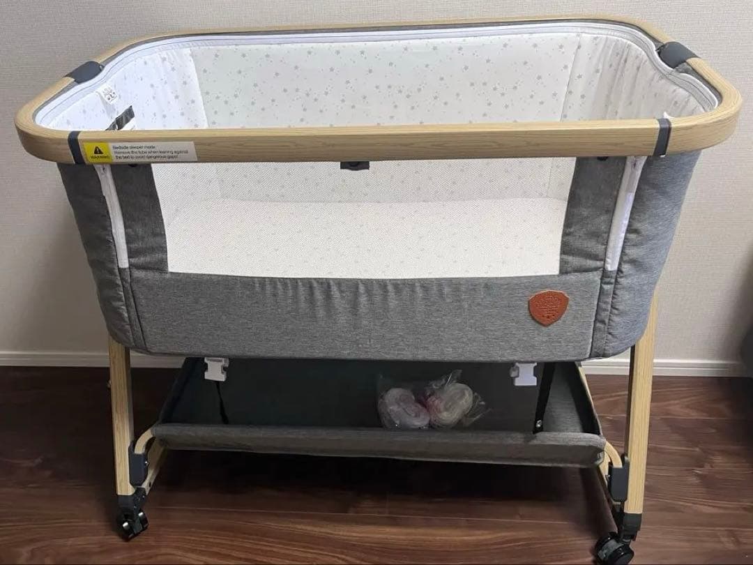 美品 ベビーベッド　折りたたみ式