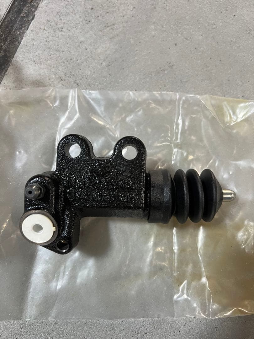 新品　Z33 クラッチレリーズシリンダー