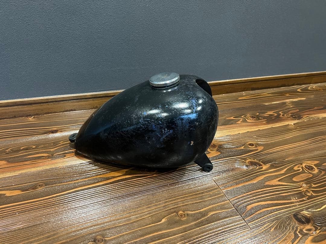 ヤマハ　SR400 タンク　純正コック仕様　チョッパー　ボバー