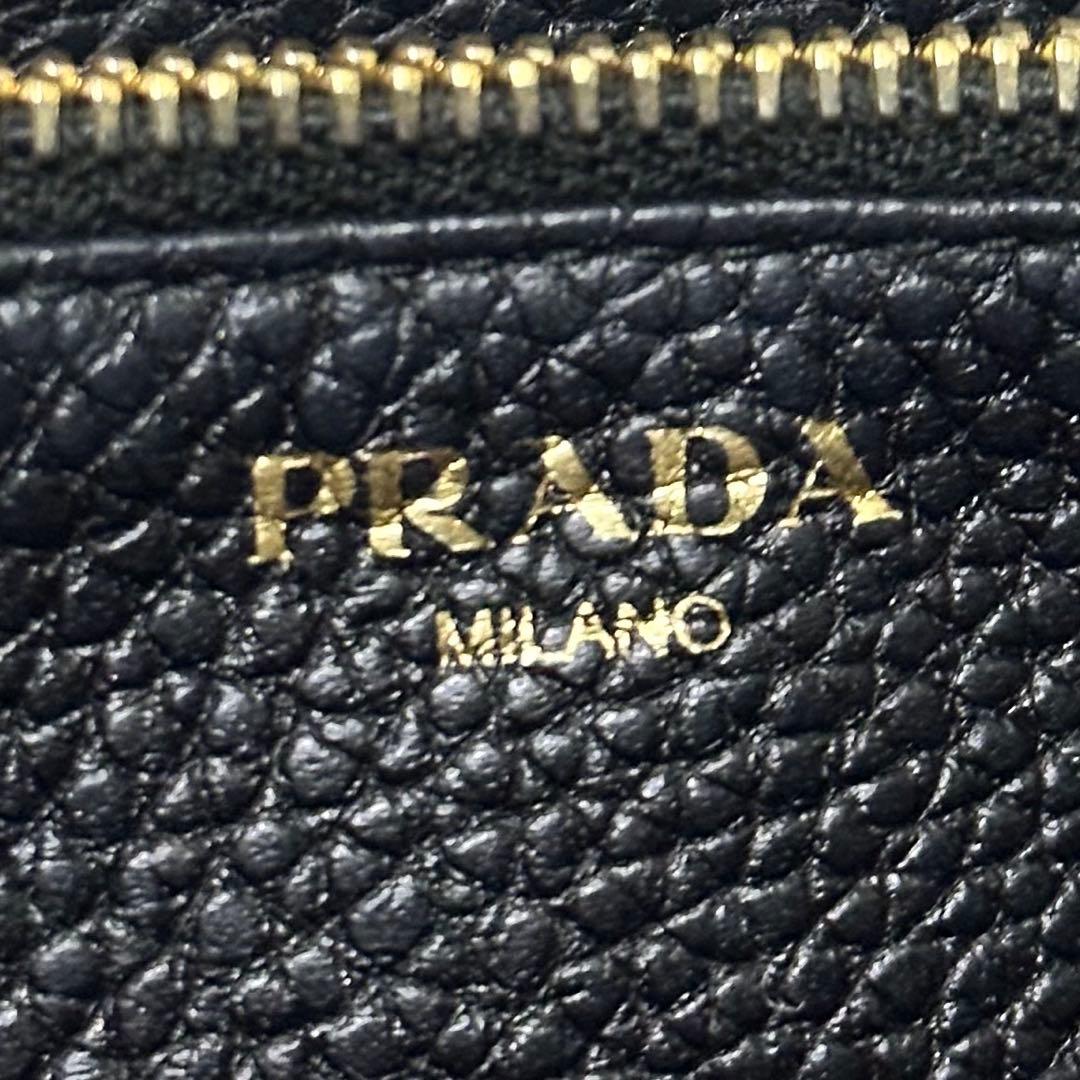 PRADA プラダ　長財布　ラウンドファスナー　シボ革　ゴールドロゴ
