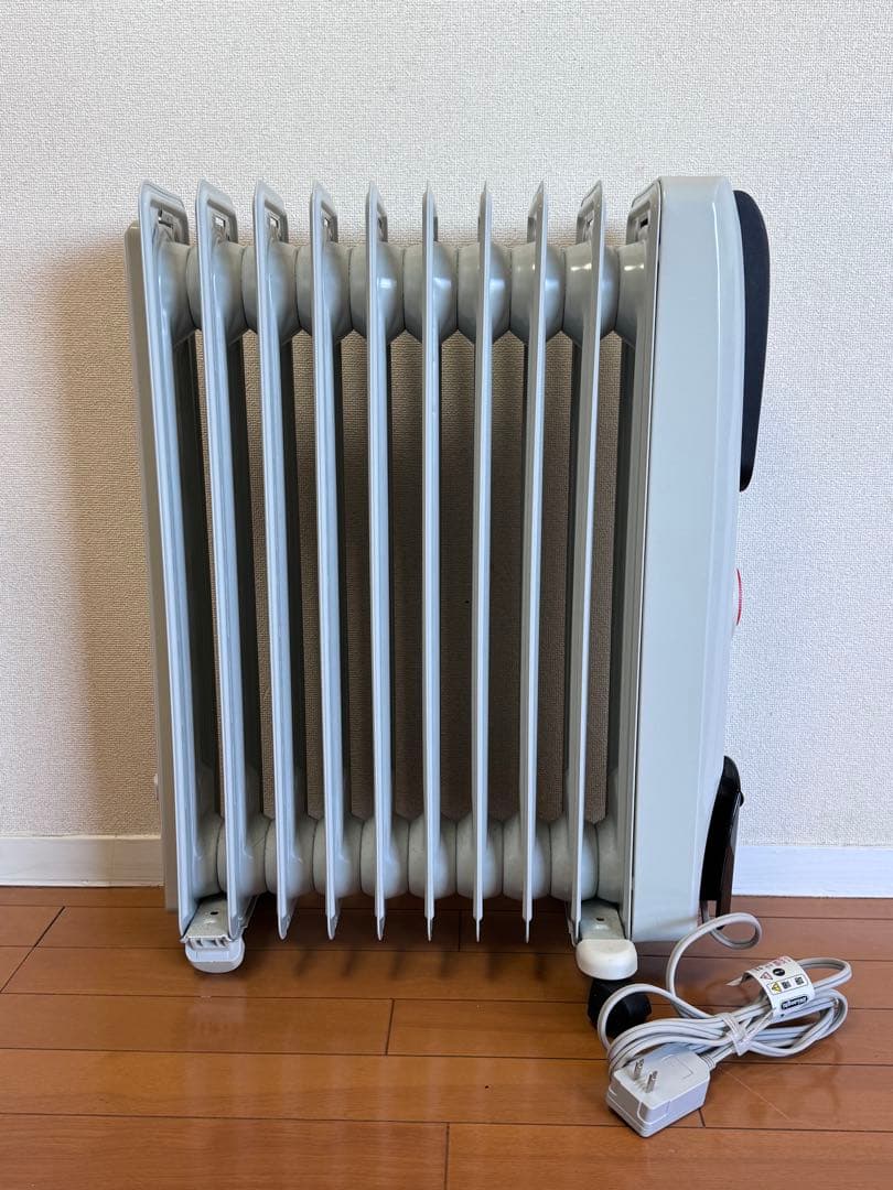 デロンギ　オイルヒーター H771015EFSN 取扱説明書付