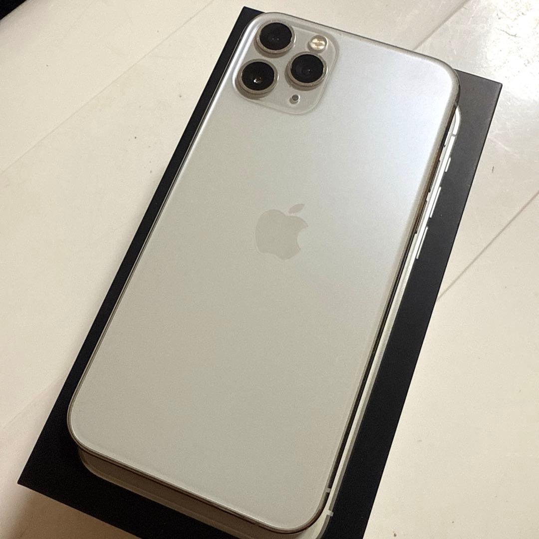 携帯電話本体 iPhone 11 pro 256GB