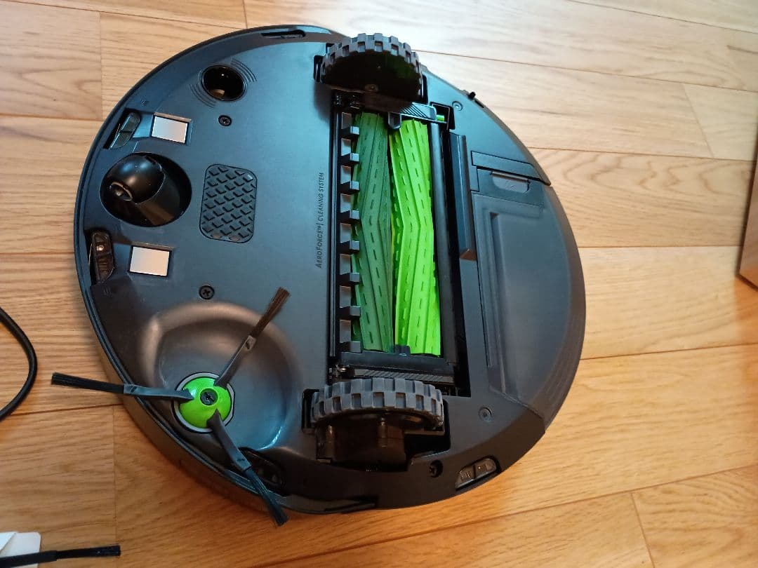 iRobot　アイロボット　ルンバ j7 ロボット掃除機 (国内正規品)