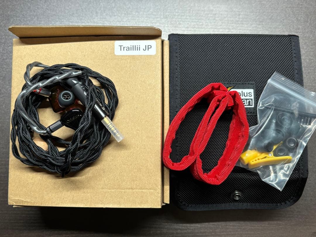 イヤホン Oriolus Traillii JP Black and Red