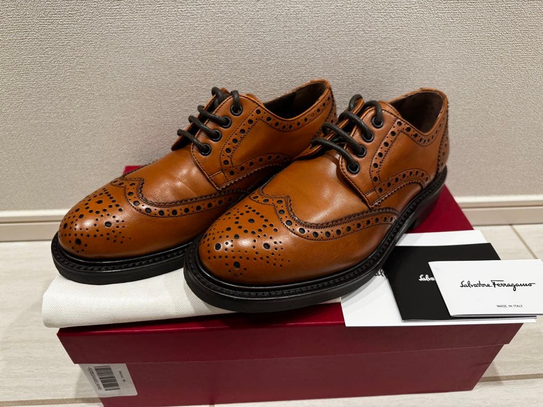 新品未使用 フェラガモ サイズ6 トラメッザ　TITUS