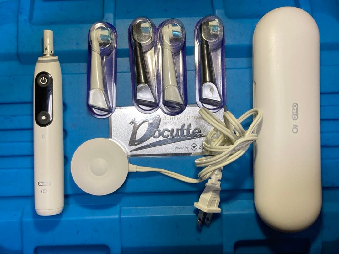 Oral-B iO 電動歯ブラシ本体＋替ブラシ4個