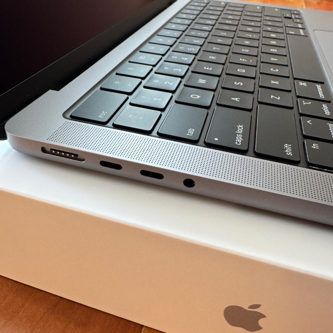 MacBook本体 Apple MacBook Pro 14 M2Pro USKey 512GB