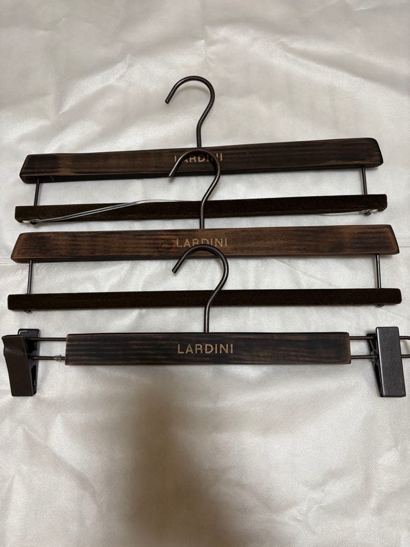 LARDINI 木製ハンガー 9本セット