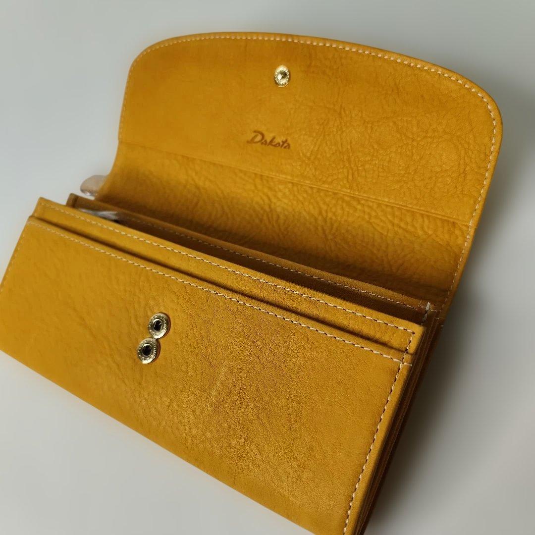 箱無しの為半額！※新品未使用タグ付き※Dakota長財布