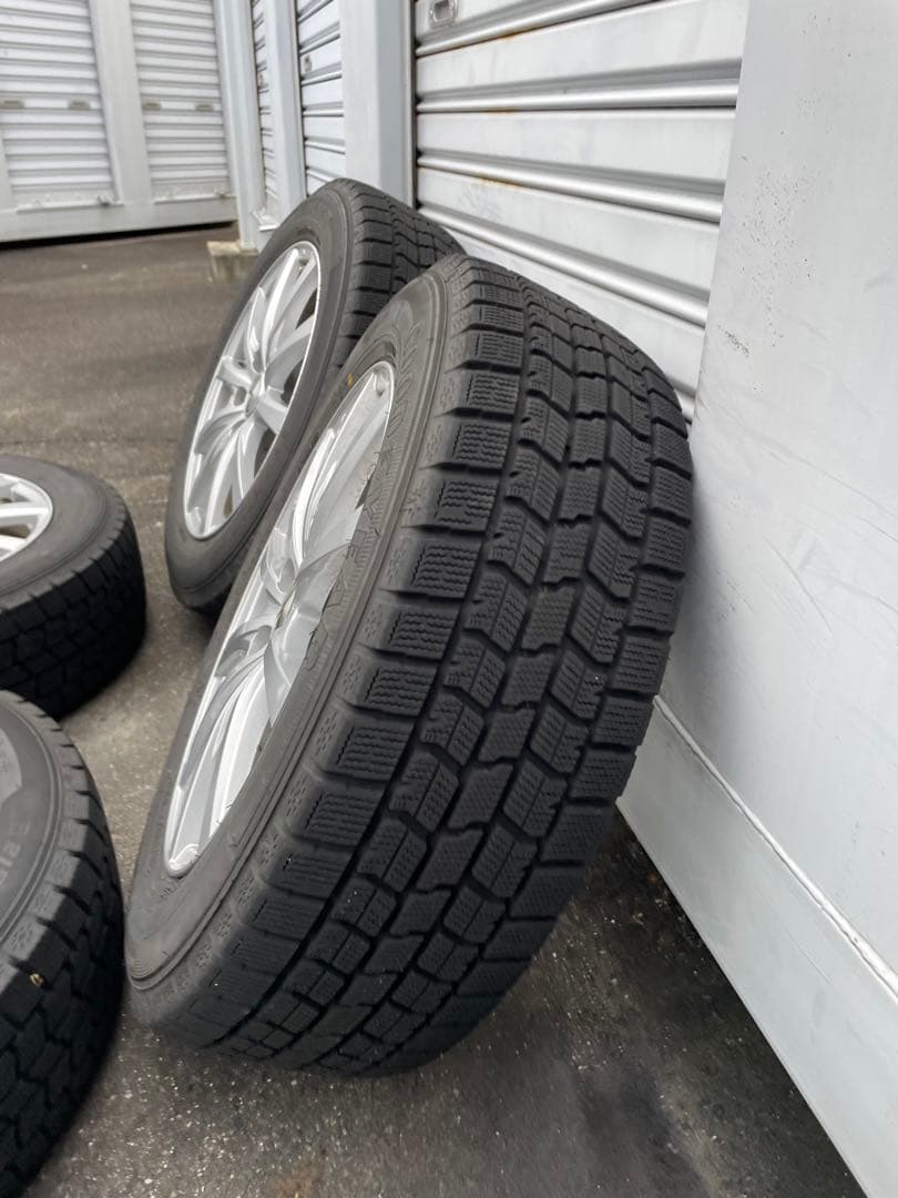 ☆スタッドレスタイヤ　215/60R17 2021年製 C-HRなどに☆