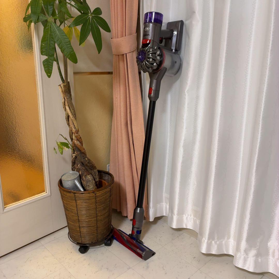 ★予備フィルター付き！ダイソン　Dyson V8 Slim Fluffy