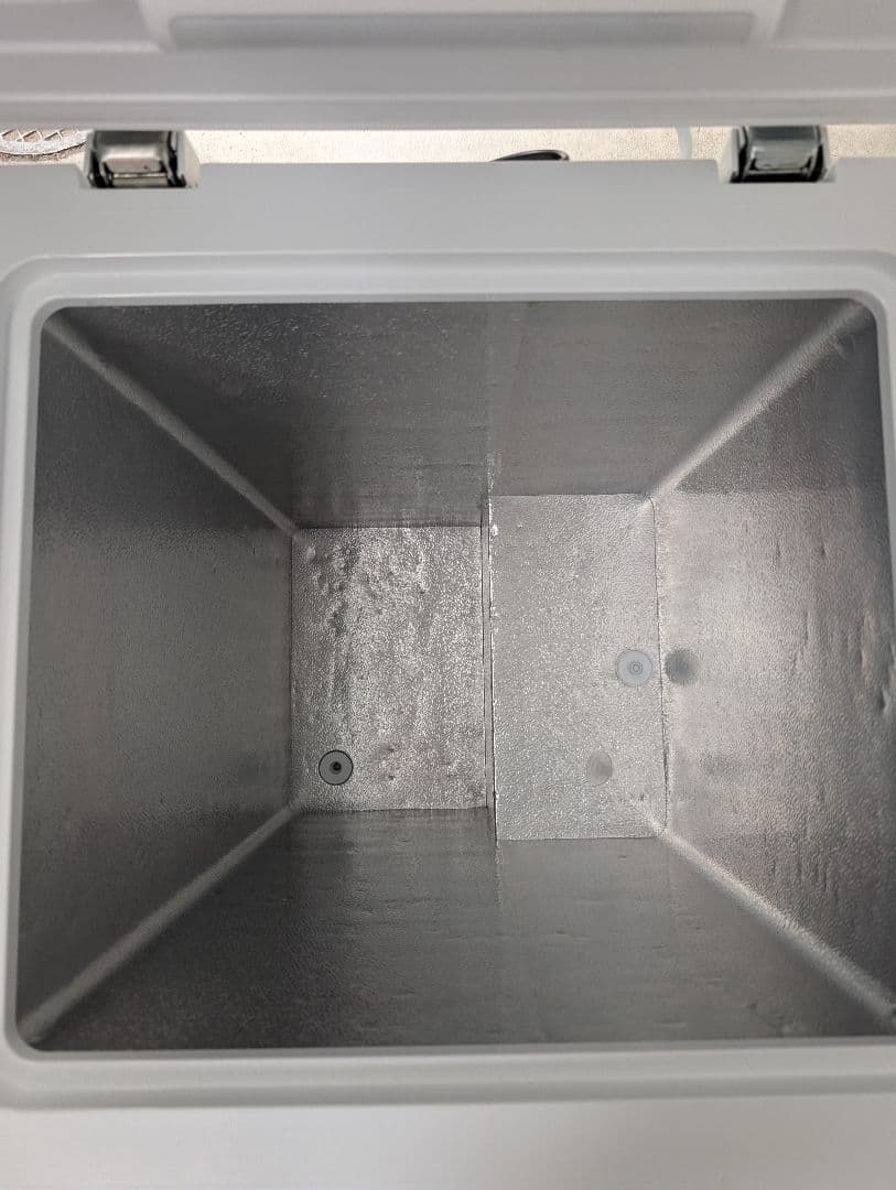 23年製中古美品冷凍ストッカーcomfee RCC100WH※一部地域配送無料