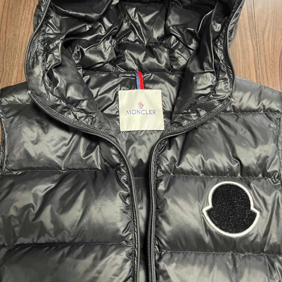 MONCLER VANOISEブラックダウンベスト