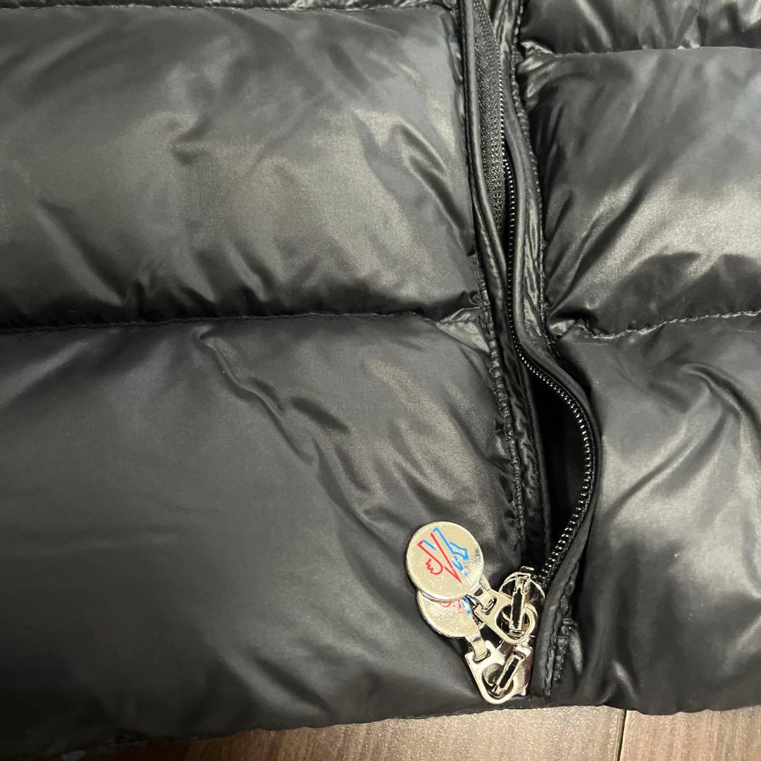 MONCLER VANOISEブラックダウンベスト
