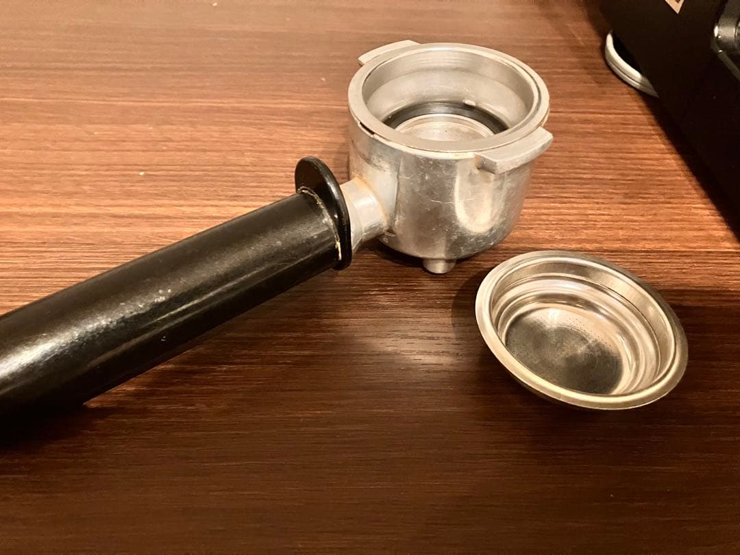 DeLonghi デロンギ　エスプレッソマシン ECP3220J