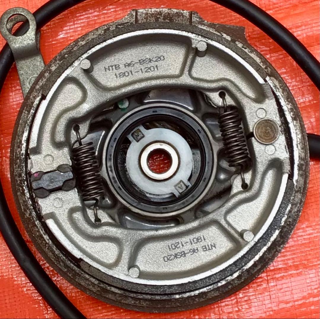 【デカドラム】スーパーカブ110 JA07 フロントホイール ・ブレーキパネル②