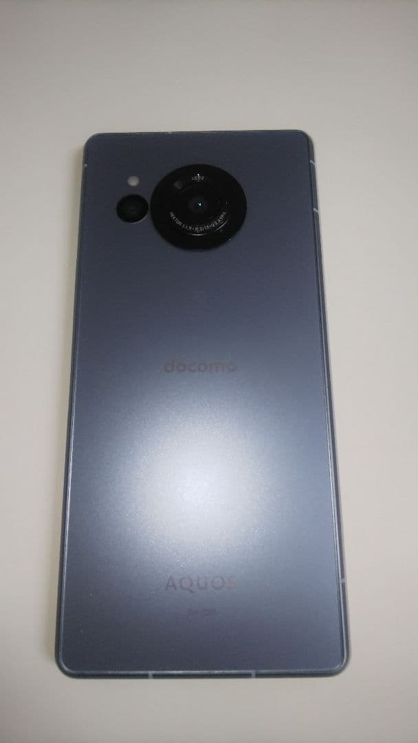 AQUOS R8 docomo ブルー 本体 1/31まで割引
