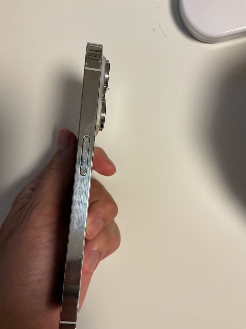 iPhone 14Pro シルバー 背面ひび割れ