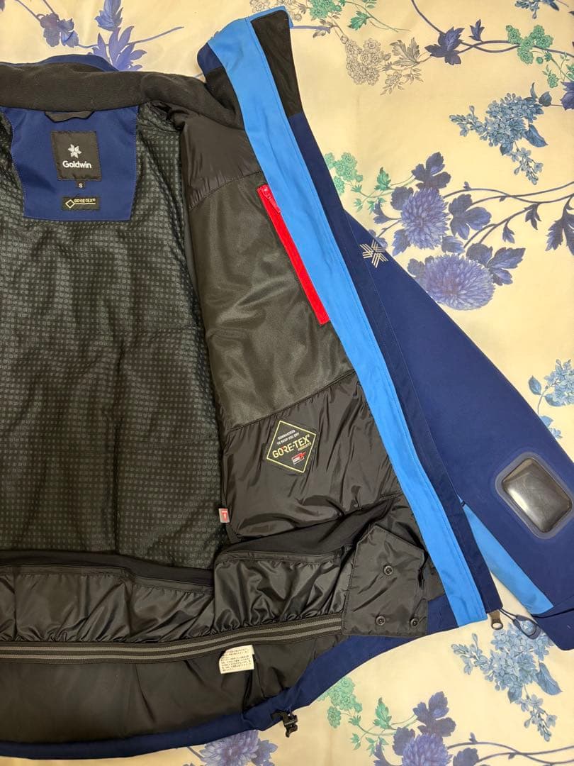 Goldwin スキーウェア