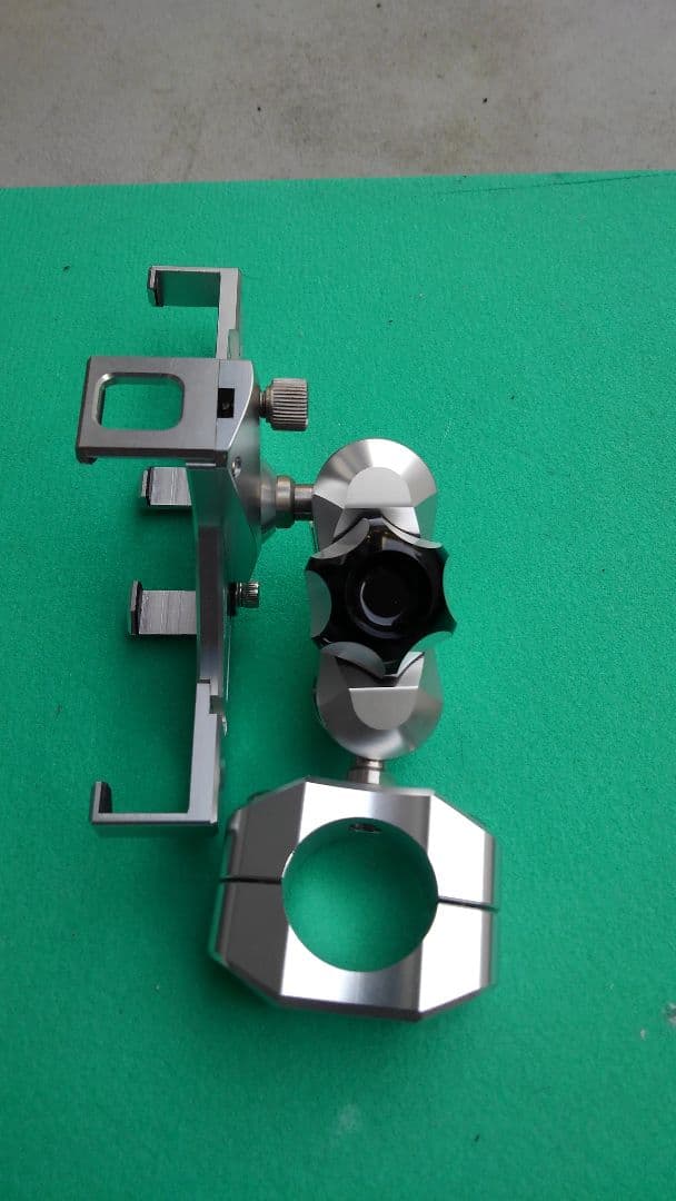 SYGN Houseスマートフォンホルダー